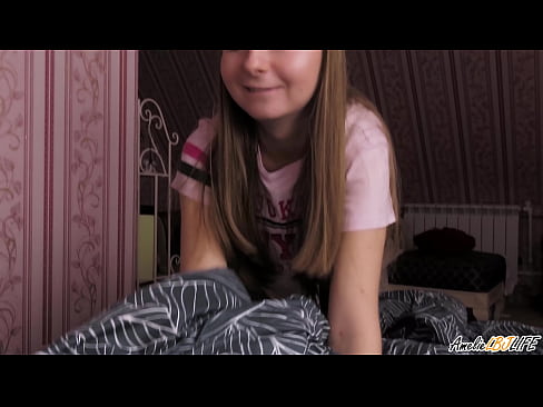 ❤️ Tarraingíonn Blondie BFF go domhain uirthi agus faigheann sí cum ina béal Porn bhaile uainn ga.villagesexvideos.ru